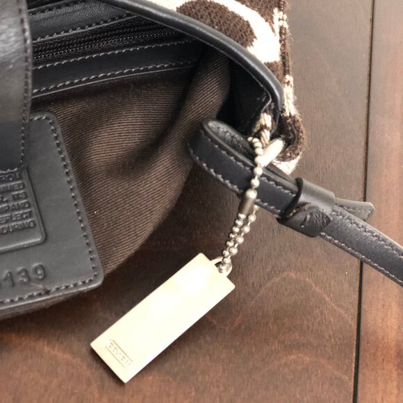 Coach Vintage Signature C Wool Shoulder Bag - Picture 8 of 14